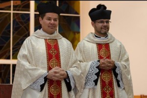 Aniversario de 7 anos de ordenação de padre Luiz Gustavo e padre Paulo